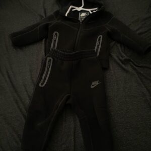 Black Nike tech 18 months